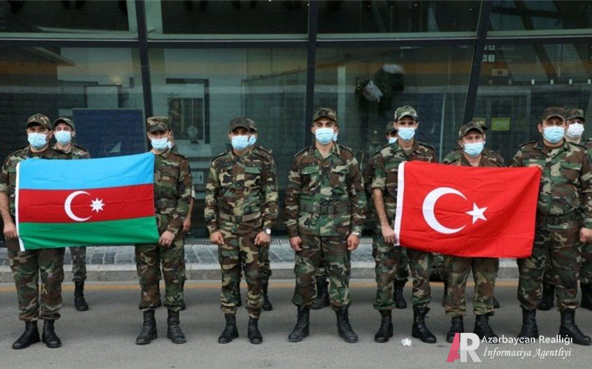 Azərbaycanın yanğın-xilasetmə qüvvələrinin növbəti qrupu Türkiyəyə yola düşüb - FOTOLAR