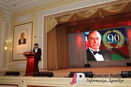 Kəramət Böyükçöl: "Heydər Əliyev ayağını hara basıbsa, torpaq orada çiçək açıb".