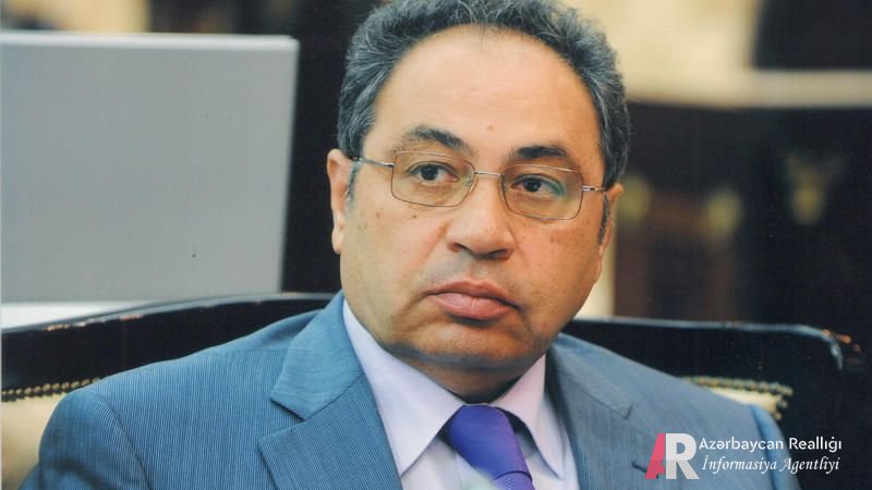 "Bu şoulardan əl çəkin!" - Abel Məhərrəmov jurnalistlərə səsləndi