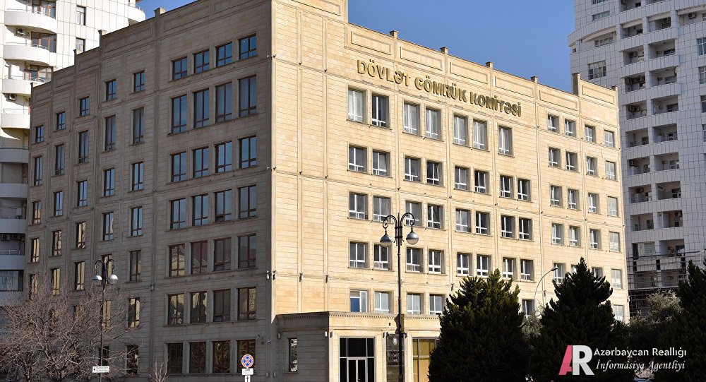 Dövlət Gömrük Komitəsinin iki vəzifəli şəxsi həbs olundu, ağır ittihamlar irəli sürüldü. Onlar ölkəyə qaçaqmalçılıq yolu ilə nələr gətirirmiş?