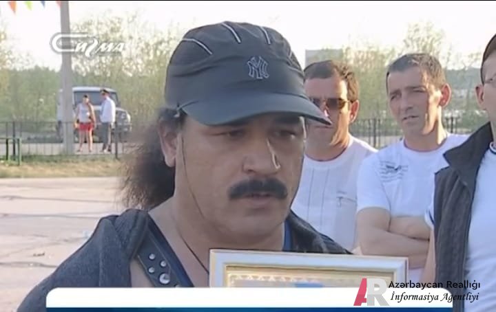 Prezidentə və digər güc strukturlarına tanınmış pəhləvandan şikayət olundu.