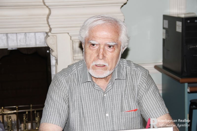 Professor Şahin Fazil: “fəxri adlar ləvğ olunmalıdır, alimlər arasında ayrı-seçkilik yaradır”