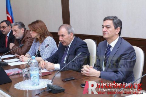 İflasa uğramış milli şurada baş verənlərin pərdə arxası