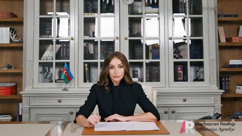 Mehriban Əliyeva uşaqları təbrik etdi