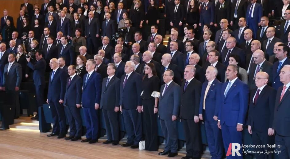 HAKİM PARTİYADA SƏSSİZ YENİLƏNMƏ... – Deputatlar və məmurlar YAP-dakı vəzifələrini itirdilər