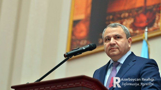 Babayevin dizini bükdüyü QOCAMAN BDU: Bir nömrəli təhsil ocağımız KRİMİNAL OCAĞA ÇEVRİLİB