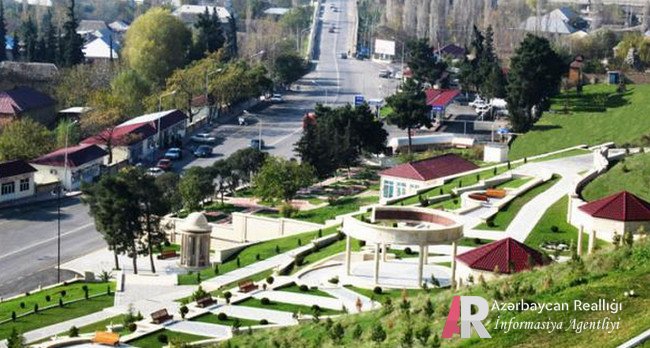 Ağsu şəhərində “Özünü qanundan üstün və şah sayan məmur mülkümü söküb”