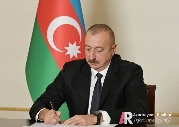 Dövlət başçısı siyahını TƏSDİQLƏDİ