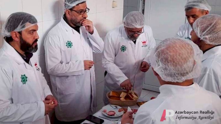Hacı Şahinin yediyi kolbasa: Halal “peçat”